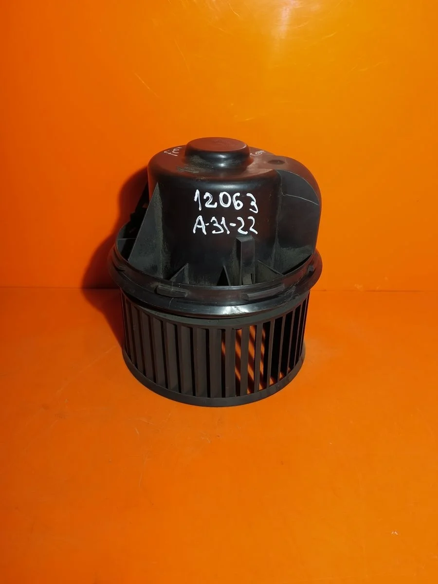 Двигатель отопителя (моторчик печки) Ford Focus II (2005—2008)