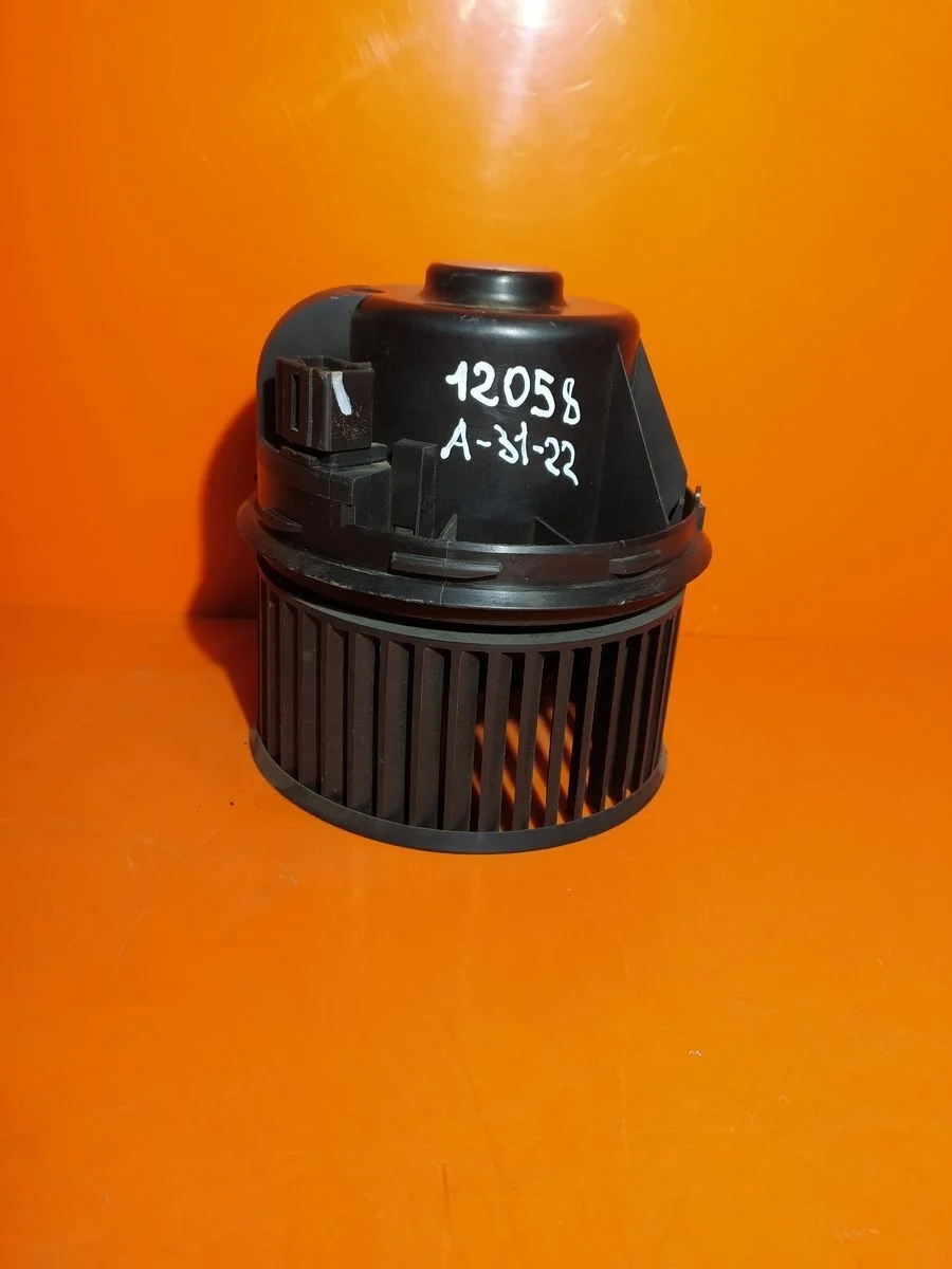 Двигатель отопителя (моторчик печки) Ford Focus II (2005—2008)