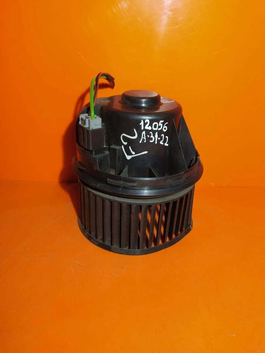 Двигатель отопителя (моторчик печки) Ford Focus II (2005—2008)