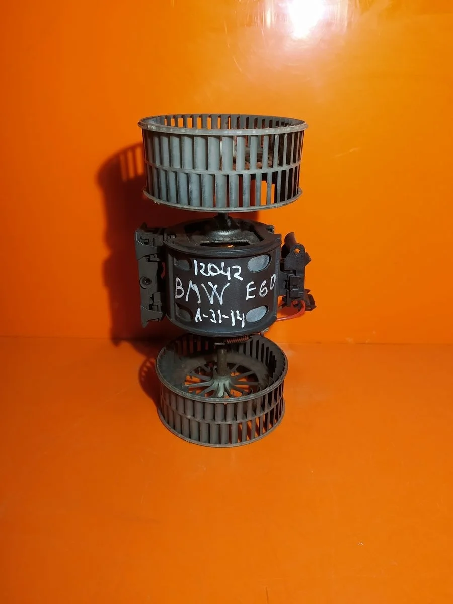 Двигатель отопителя (моторчик печки) BMW 5 серия E60/E61 (2002—2007)