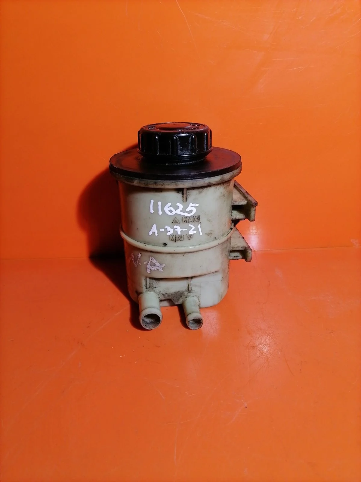 Бачок гидроусилителя Renault Laguna 2