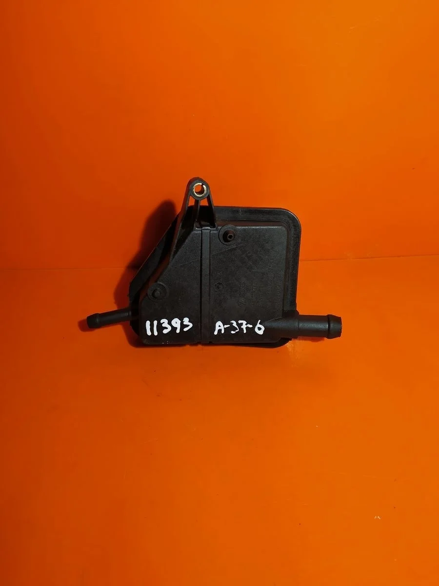 Бачок гидроусилителя (ГУР) Volkswagen Golf Mk4 (1997—2006)