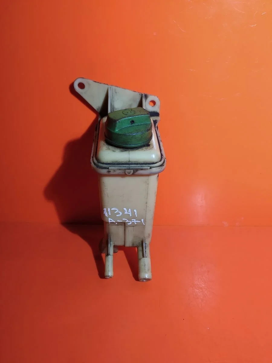 Бачок гидроусилителя (ГУР) Volkswagen Passat B5 (1996—2001)