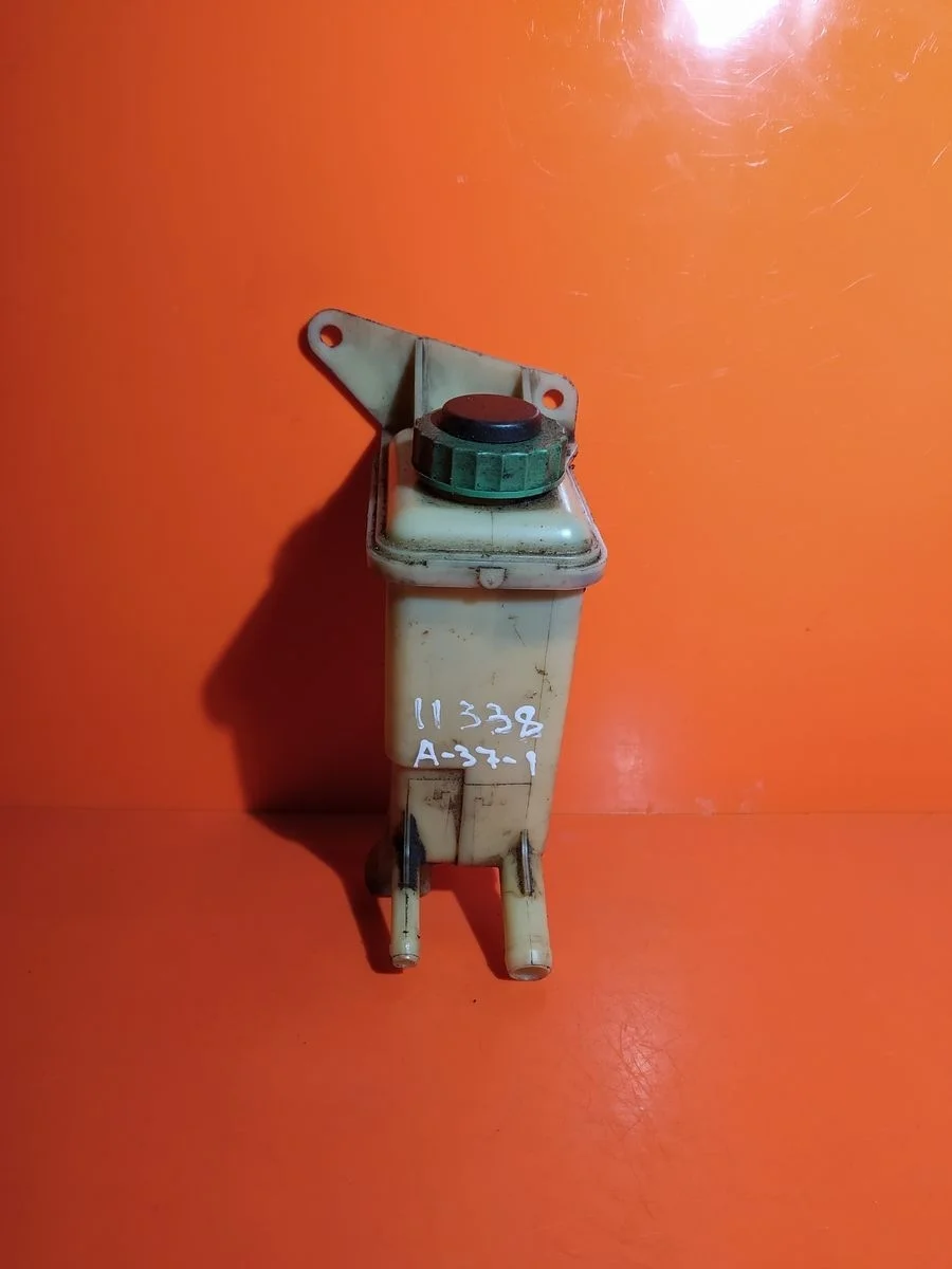 Бачок гидроусилителя (ГУР) Volkswagen Passat B5 (1996—2001)