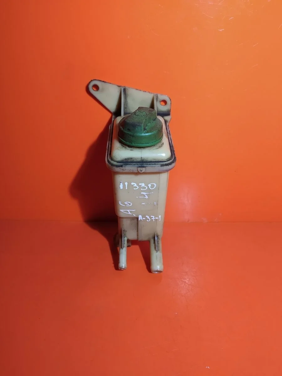 Бачок гидроусилителя (ГУР) Volkswagen Passat B5 (1996—2001)