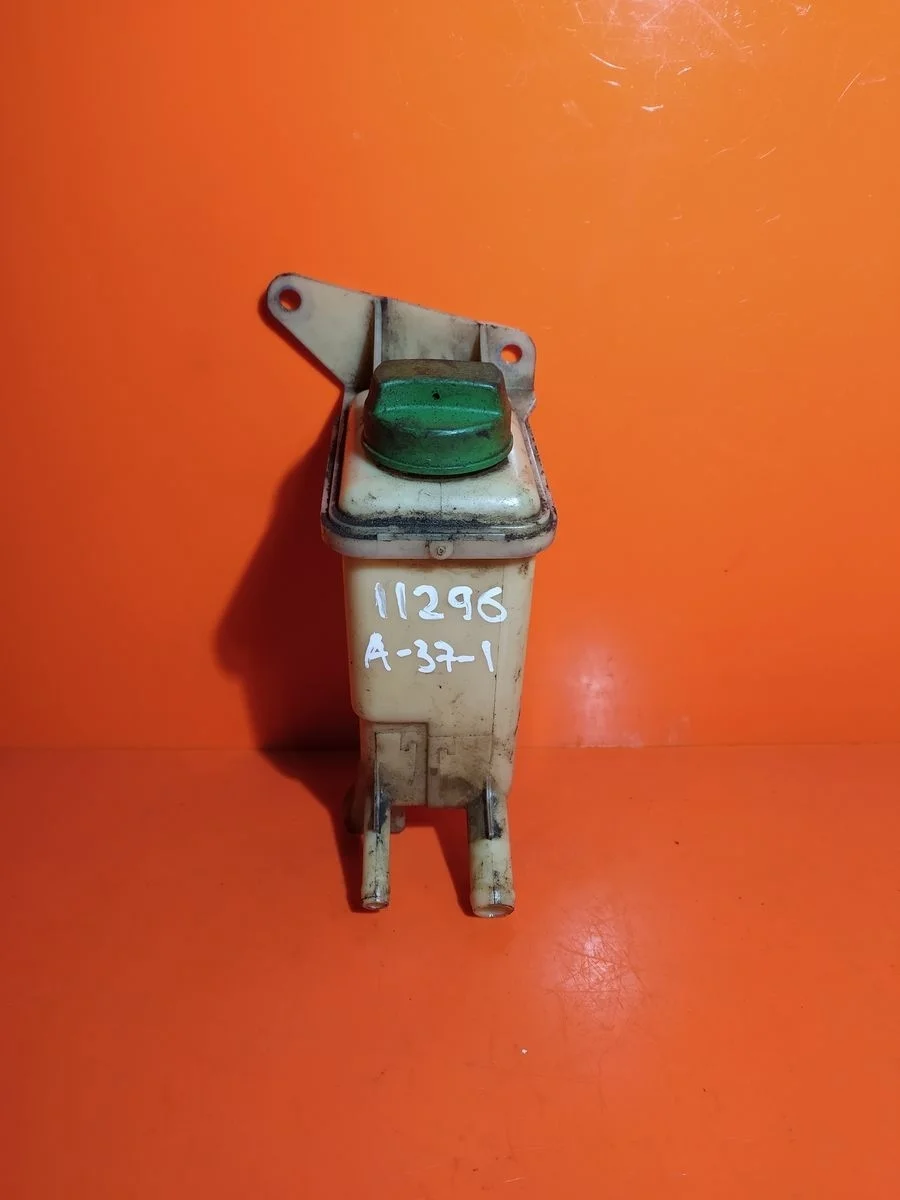 Бачок гидроусилителя (ГУР) Volkswagen Passat B5 (1996—2001)