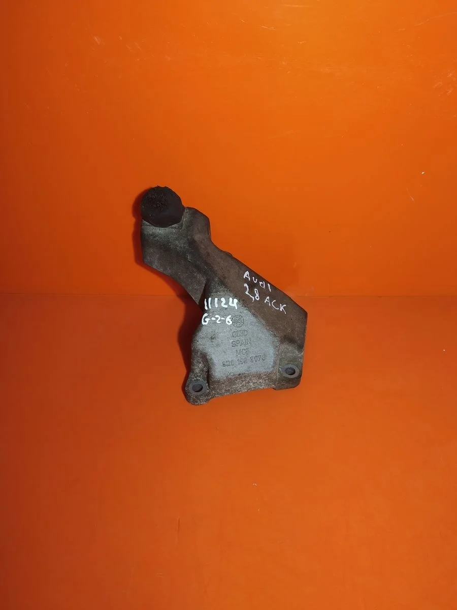 Кронштейн опоры двигателя Audi A6 C5 (1997—2001)