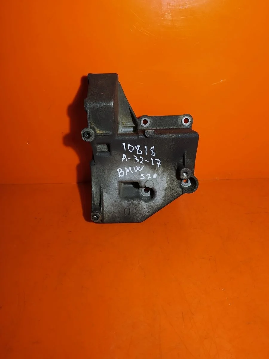 Кронштейн компрессора кондиционера BMW 5 серия E39 (1995—2000)