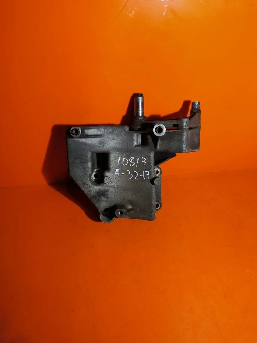 Кронштейн компрессора кондиционера BMW 5 серия E39 (1995—2000)