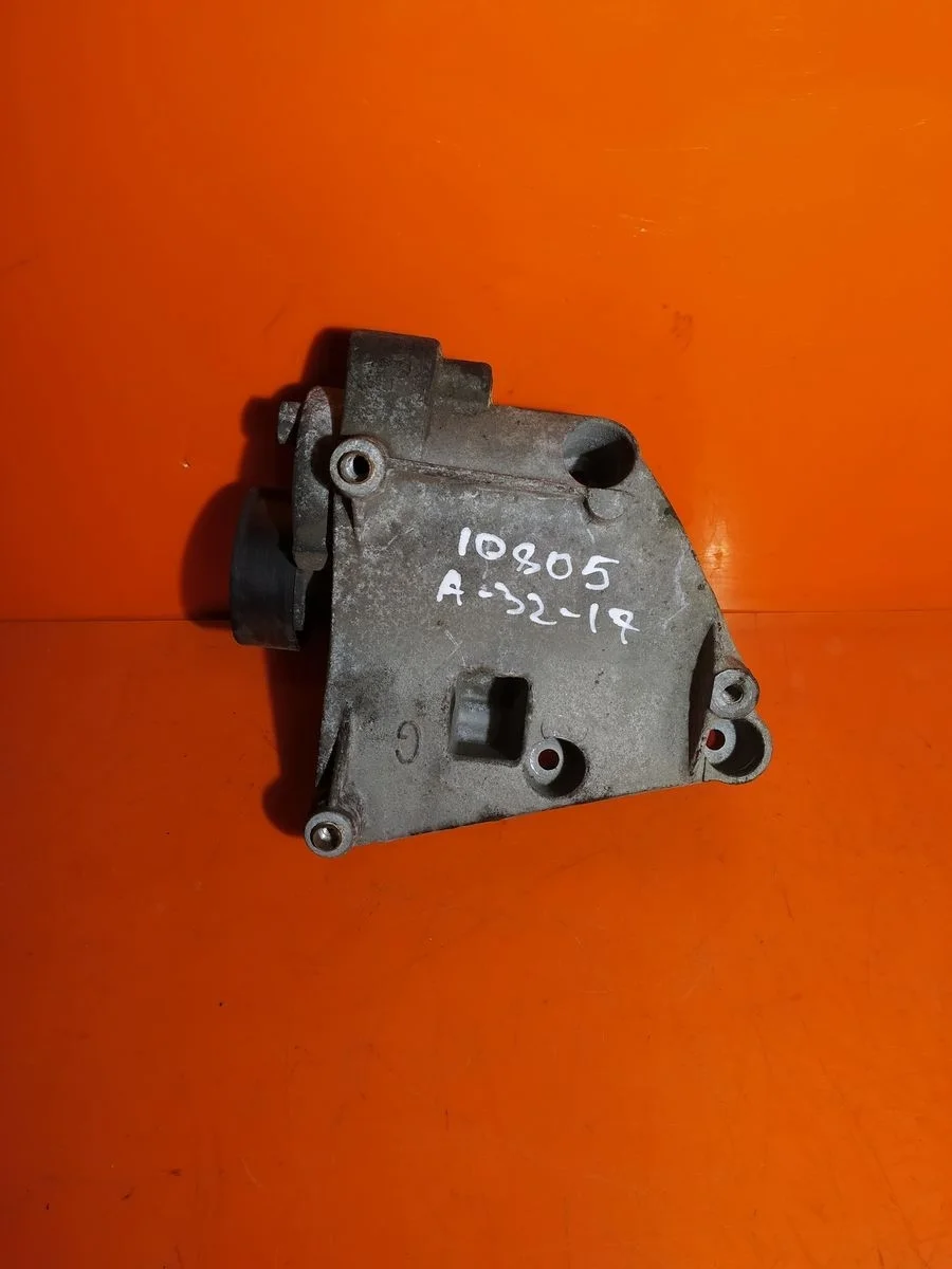 Кронштейн компрессора кондиционера BMW 5 серия E39 (1995—2000)