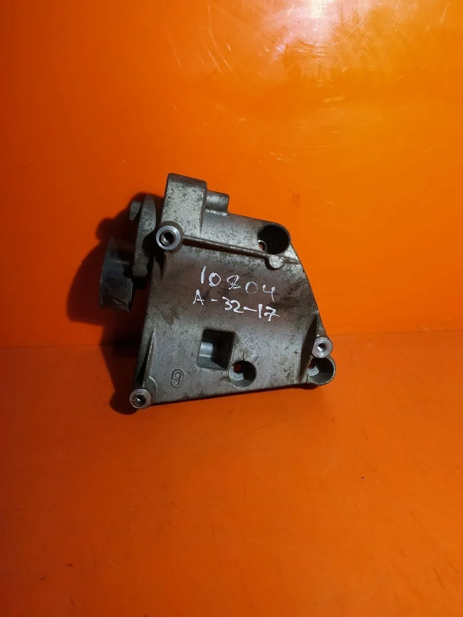 Кронштейн компрессора кондиционера BMW 5 серия E39 (1995—2000)