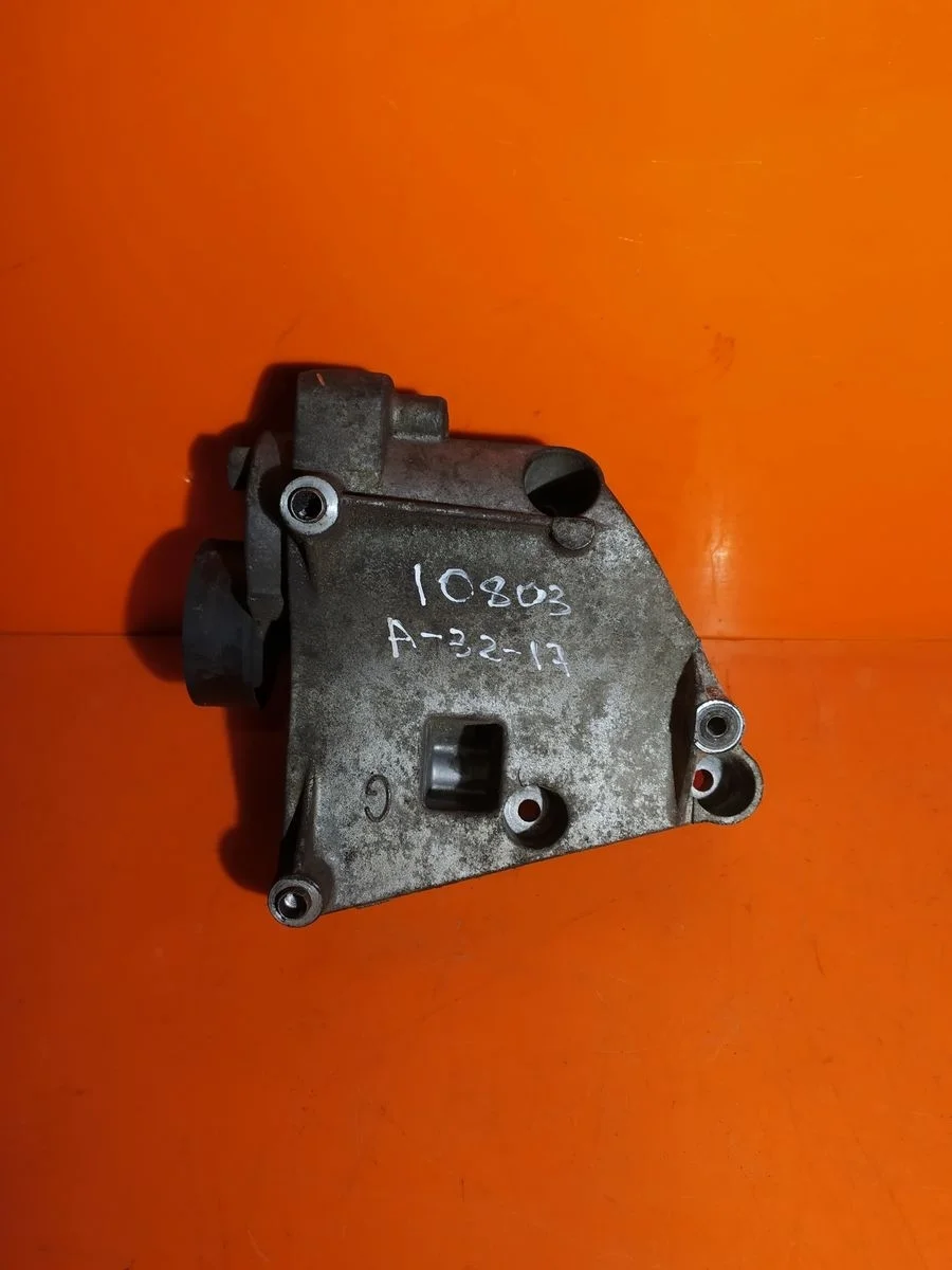 Кронштейн компрессора кондиционера BMW 5 серия E39 (1995—2000)