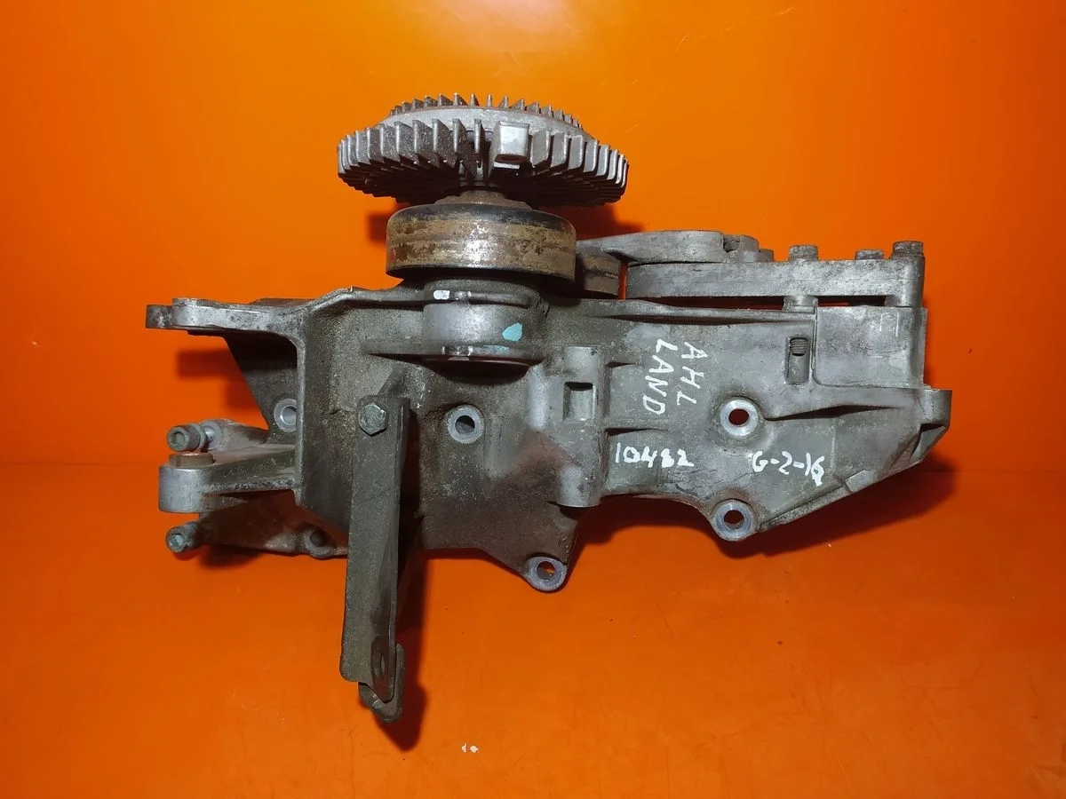 Кронштейн генератора Volkswagen Passat B5 (1996—2001)