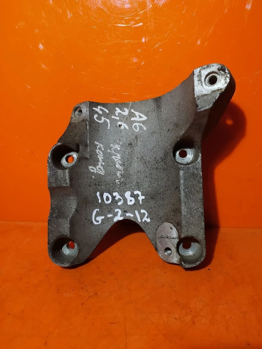 Кронштейн компрессора кондиционера Volkswagen Passat B5 (1996—2001)