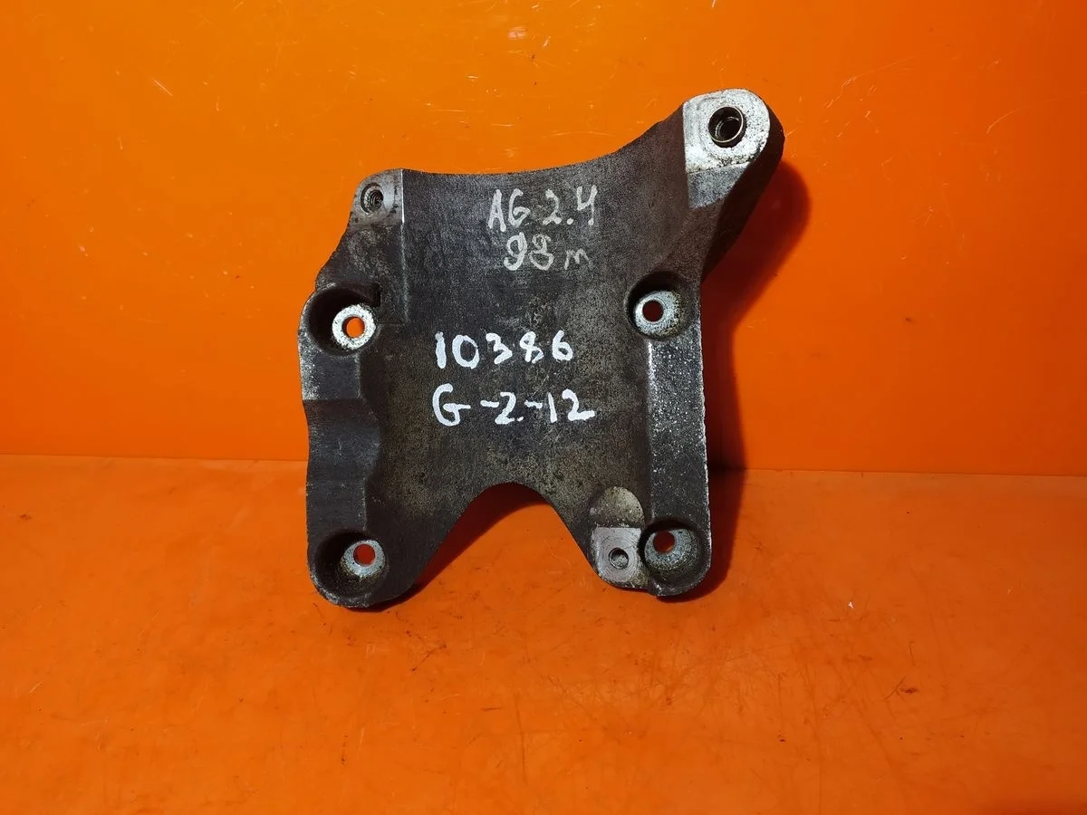 Кронштейн компрессора кондиционера Volkswagen Passat B5 (1996—2001)