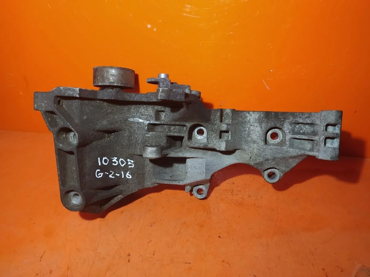 Кронштейн генератора Audi A4 B7 (2004—2009)