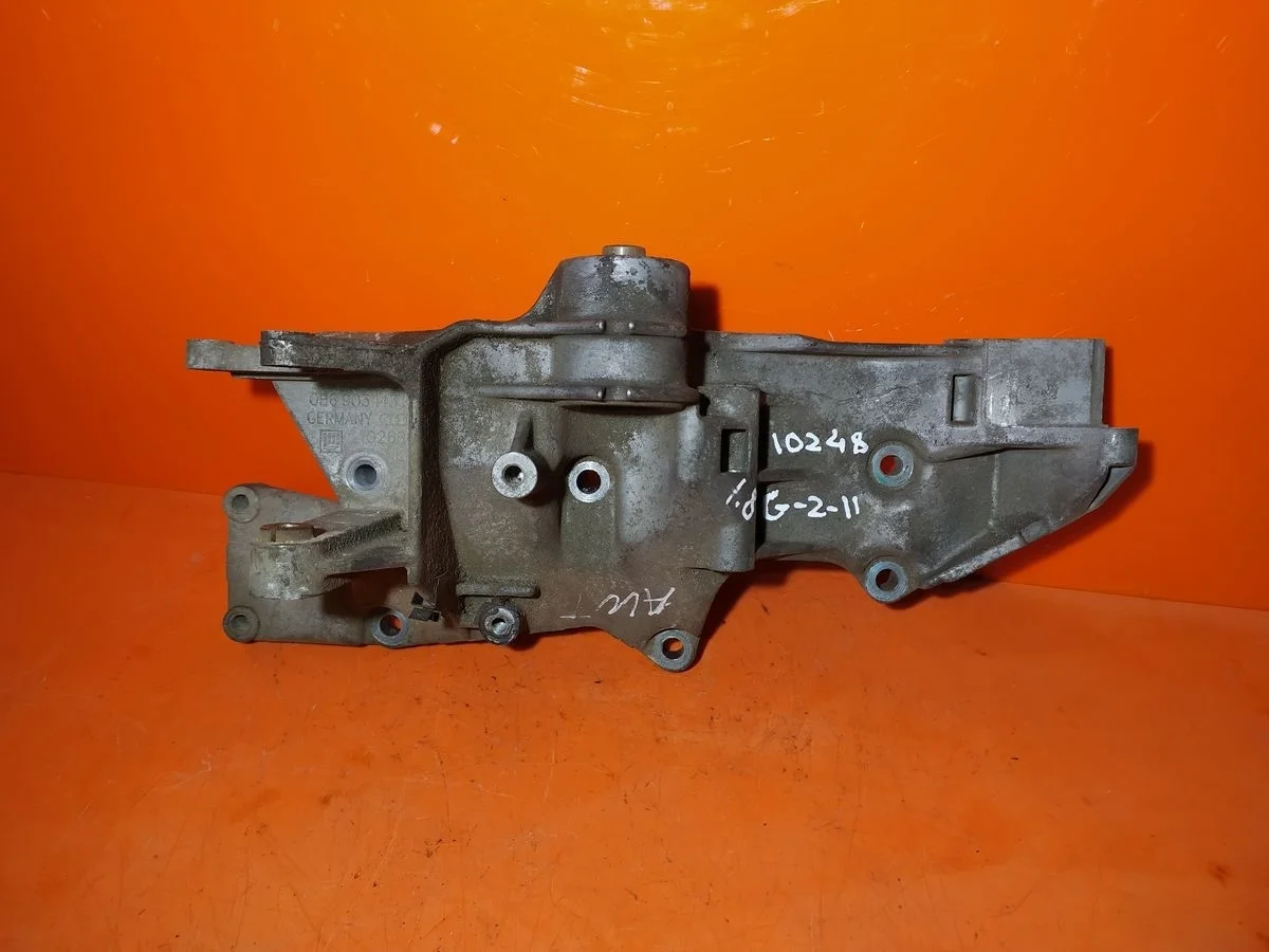 Кронштейн насоса ГУР Volkswagen Passat B5 (1996—2001)