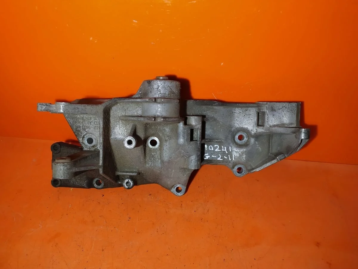 Кронштейн насоса ГУР Audi A4 B5 (1994—1999)