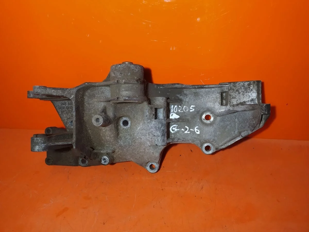 Кронштейн насоса ГУР Audi A4 B6 (2000—2006)