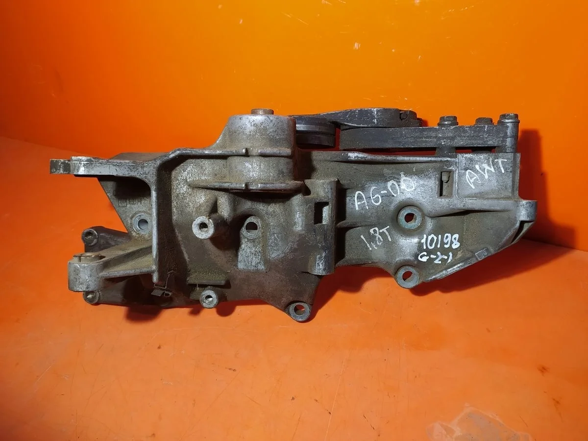 Кронштейн насоса ГУР Audi A4 B5 рестайлинг (1999—2001)