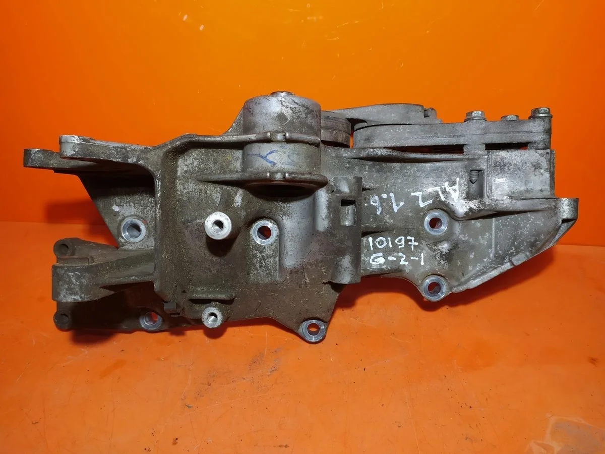 Кронштейн насоса ГУР Audi A4 B6 (2000—2006)