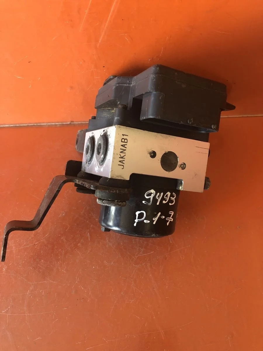 Блок (насос) ABS Hyundai Tucson I (2004—2015)