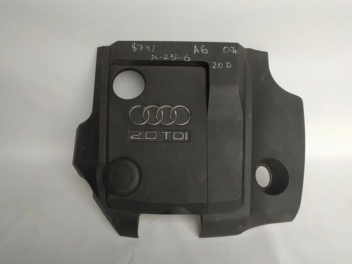 Накладка декоративная (на двс) Audi A6 C6 (2004—2008)