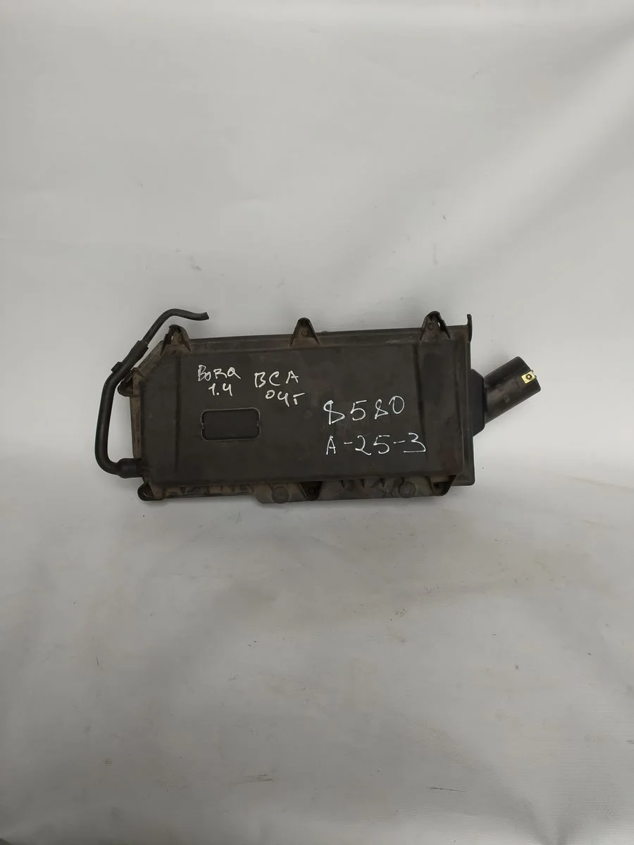 Корпус воздушного фильтра Volkswagen Bora A4 (1998—2005)