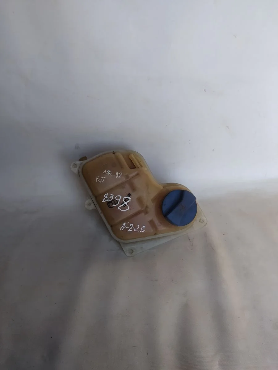 Бачок расширительный Audi A4 B5 (1994—1999)