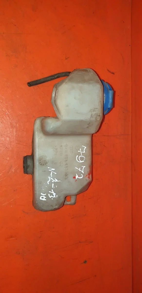 Бачок омывателя Audi A4 B7 (2004—2009)