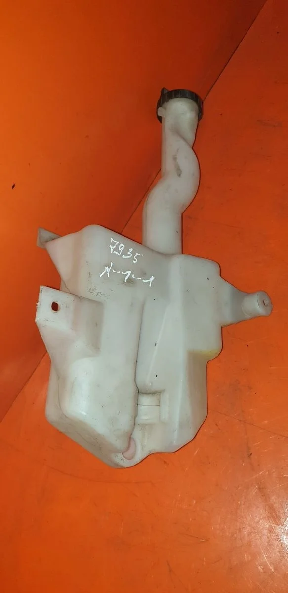 Бачок омывателя Ford Mondeo III (2000—2003)