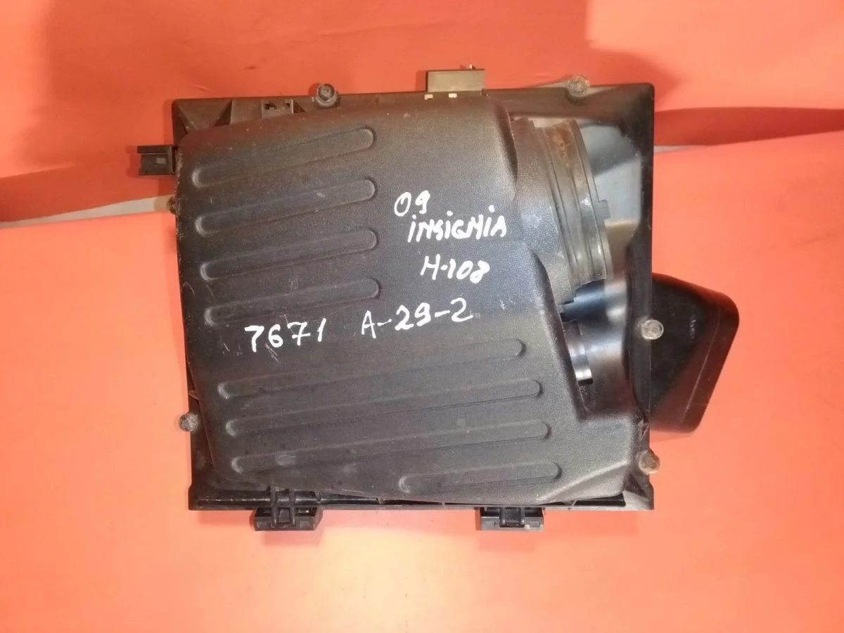 Корпус воздушного фильтра Opel Insignia I (2008—2013)