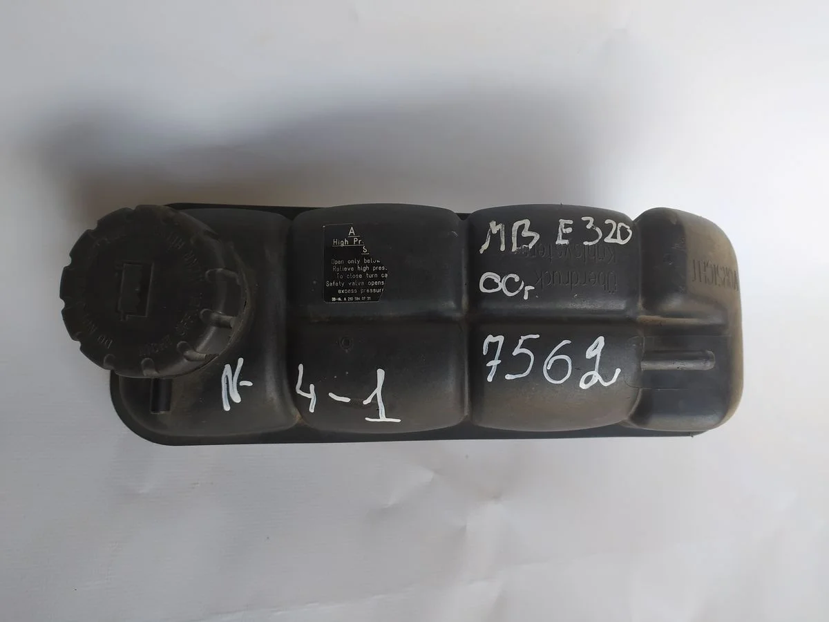 Бачок расширительный Mercedes-Benz E-класс W210/S210 (1995—1999)