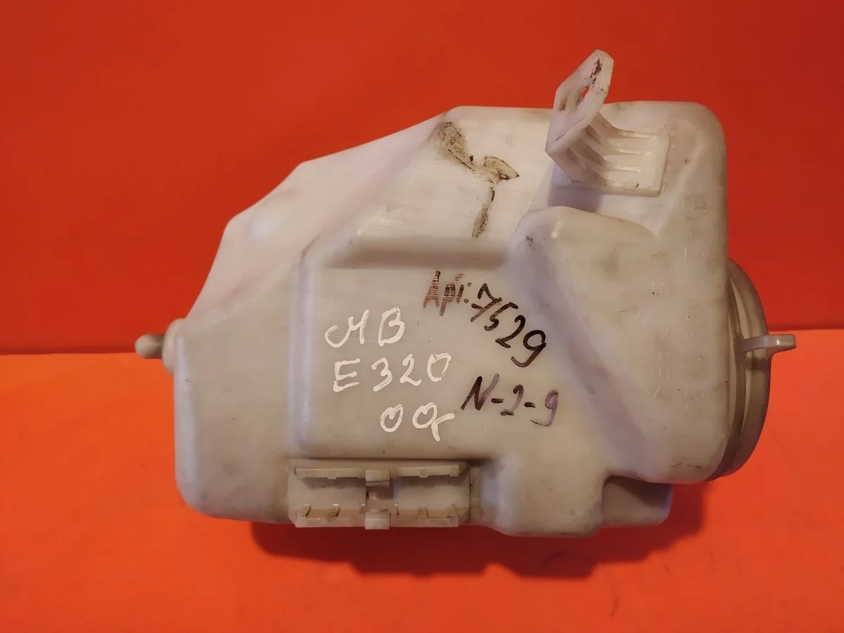 Бачок омывателя Mercedes-Benz E-класс W210/S210 (1995—1999)