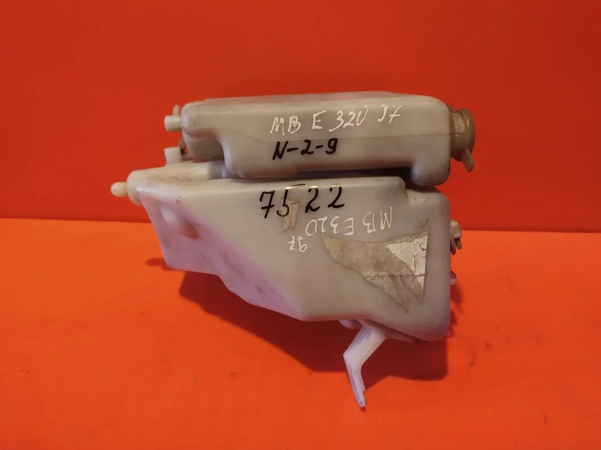 Бачок омывателя Mercedes-Benz E-класс W210/S210 (1995—1999)