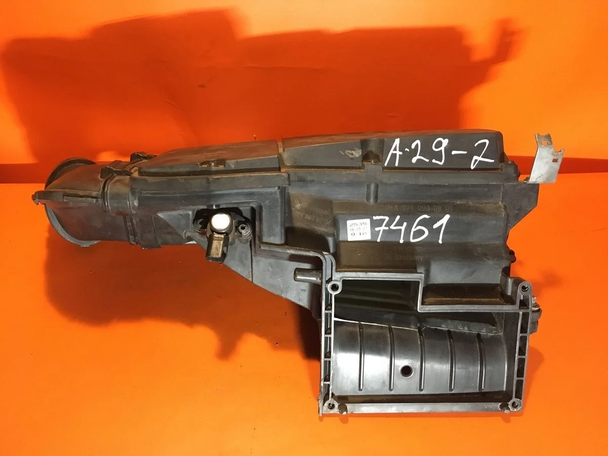 Корпус воздушного фильтра Mercedes-Benz C-класс W203/S203/CL203 (2000—2004)