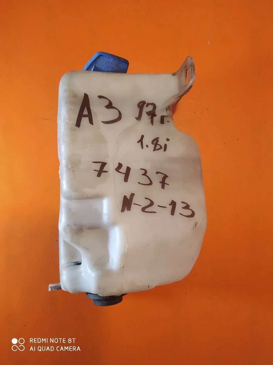 Бачок омывателя Volkswagen Golf Mk4 (1997—2006)