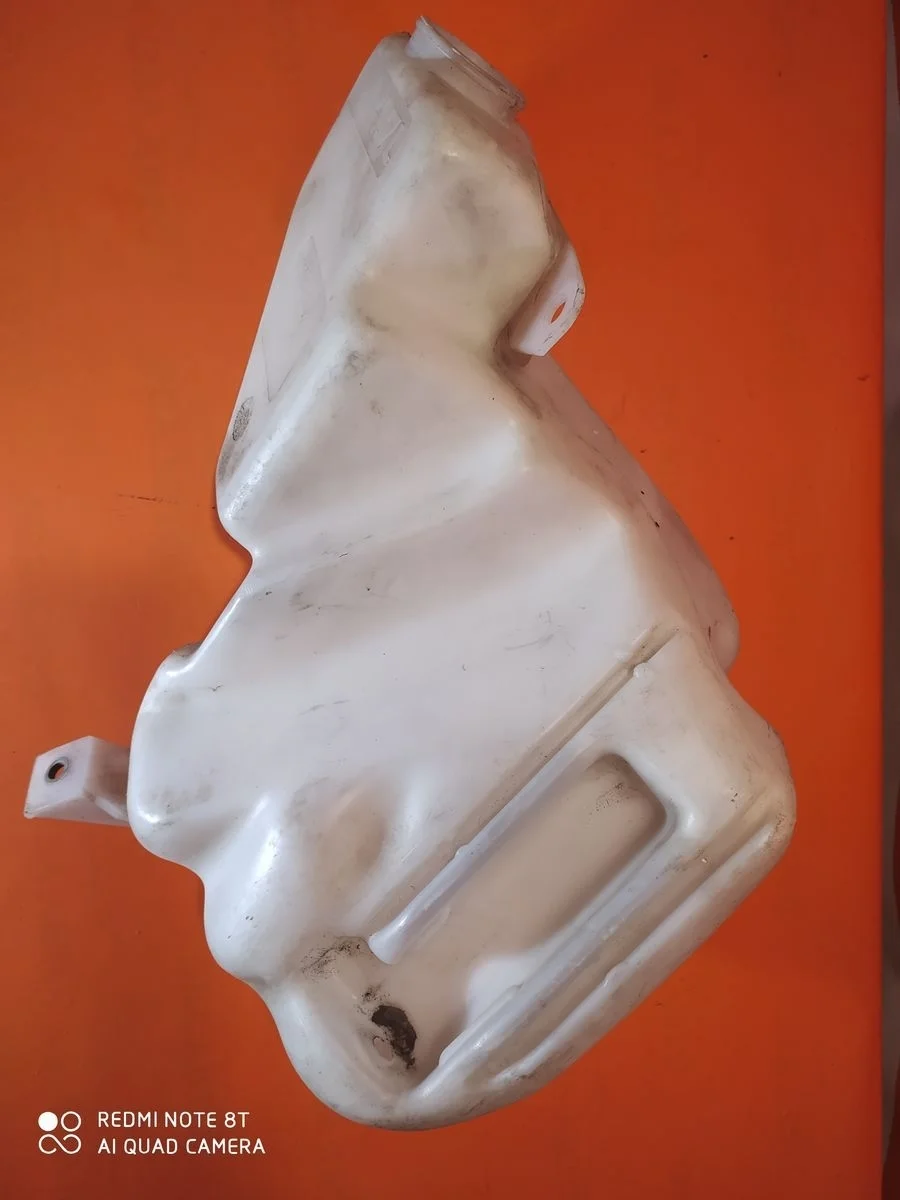 Бачок омывателя Audi A6 C5 (1997—2001)