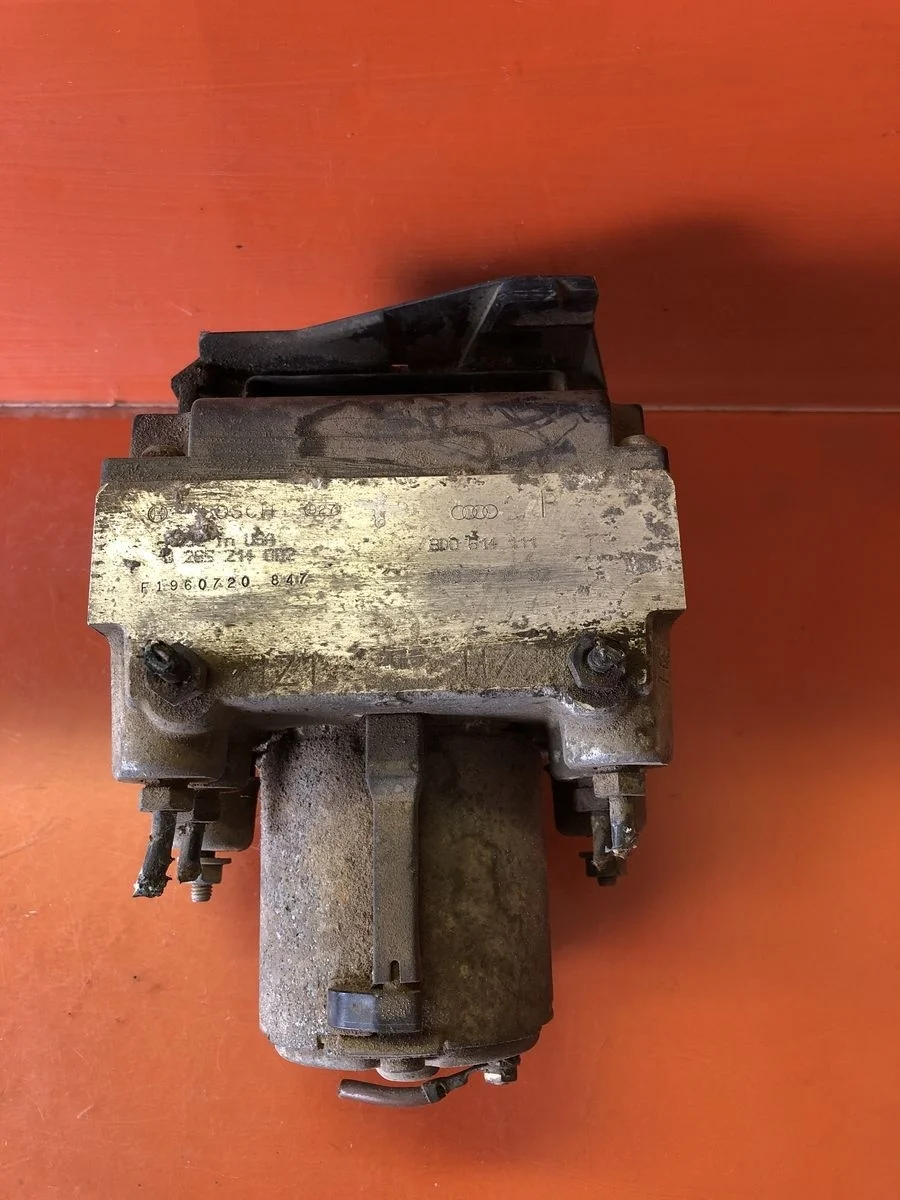 Блок (насос) ABS Audi A6 C4 (1994—1997)