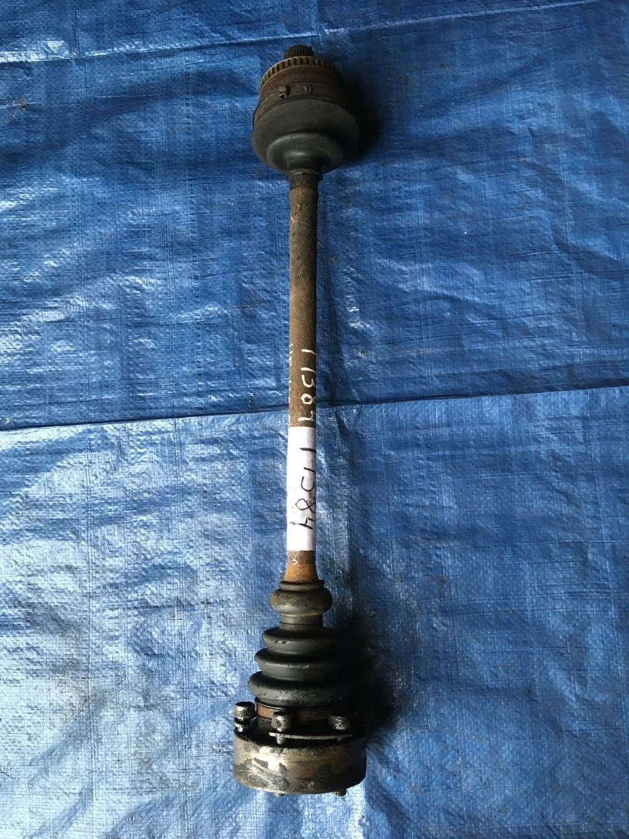 Полуось задняя L=R (приводной вал,шрус) Audi A6 C5 (1997—2001)