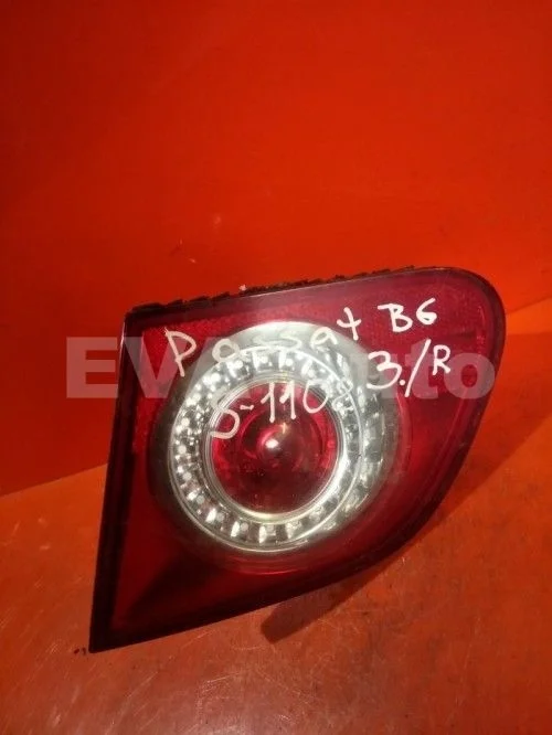 Фонарь задний внутренний правый Volkswagen Passat B6 (2005—2010)