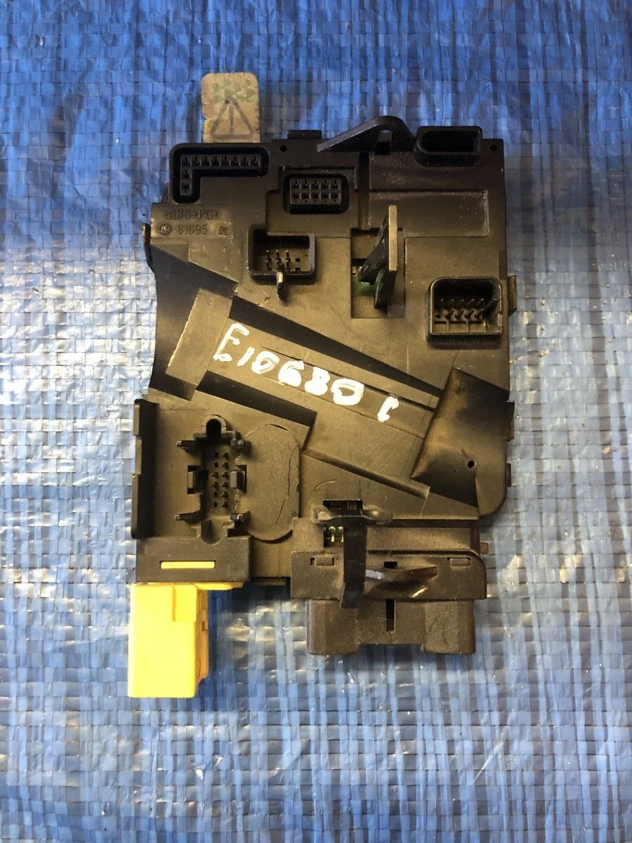 Блок управления рулевой колонкой Volkswagen Touran I (2003—2006)