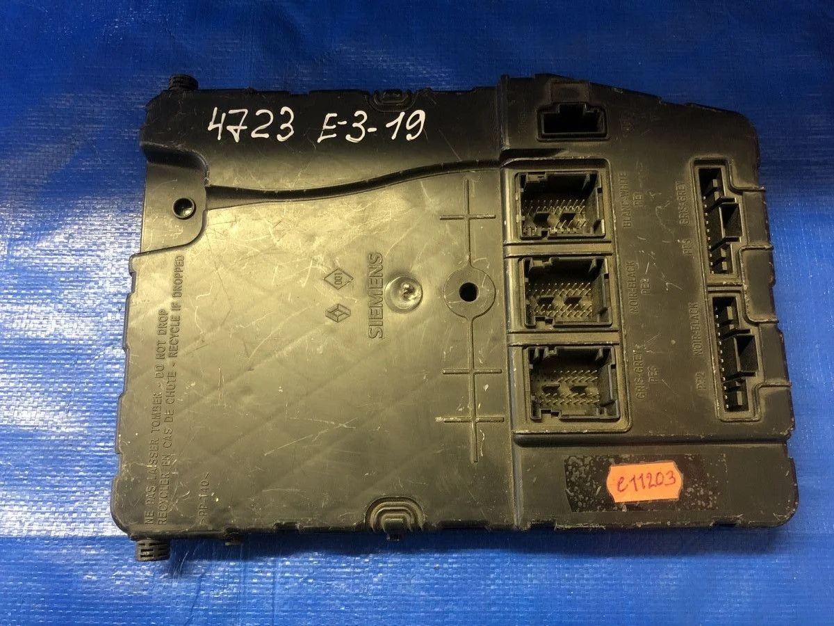 Блок комфорта Renault Megane II (2002—2006)