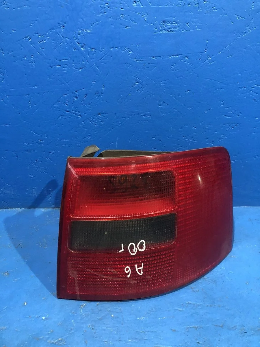 Фонарь задний правый Audi A6 C5 (1997—2001)