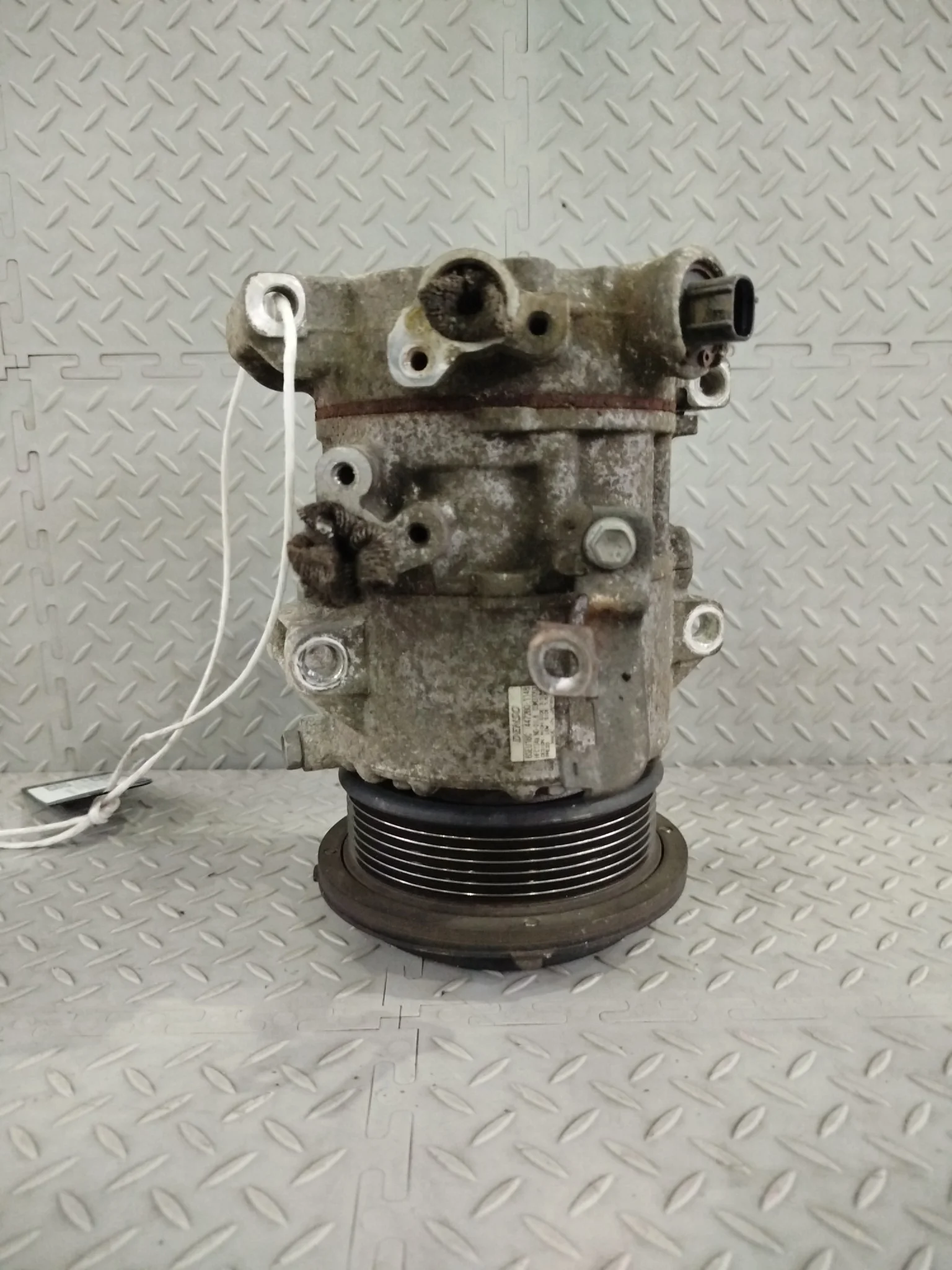 КОМПРЕССОР КОНДИЦИОНЕРА TOYOTA DAIHATSU 8831028570