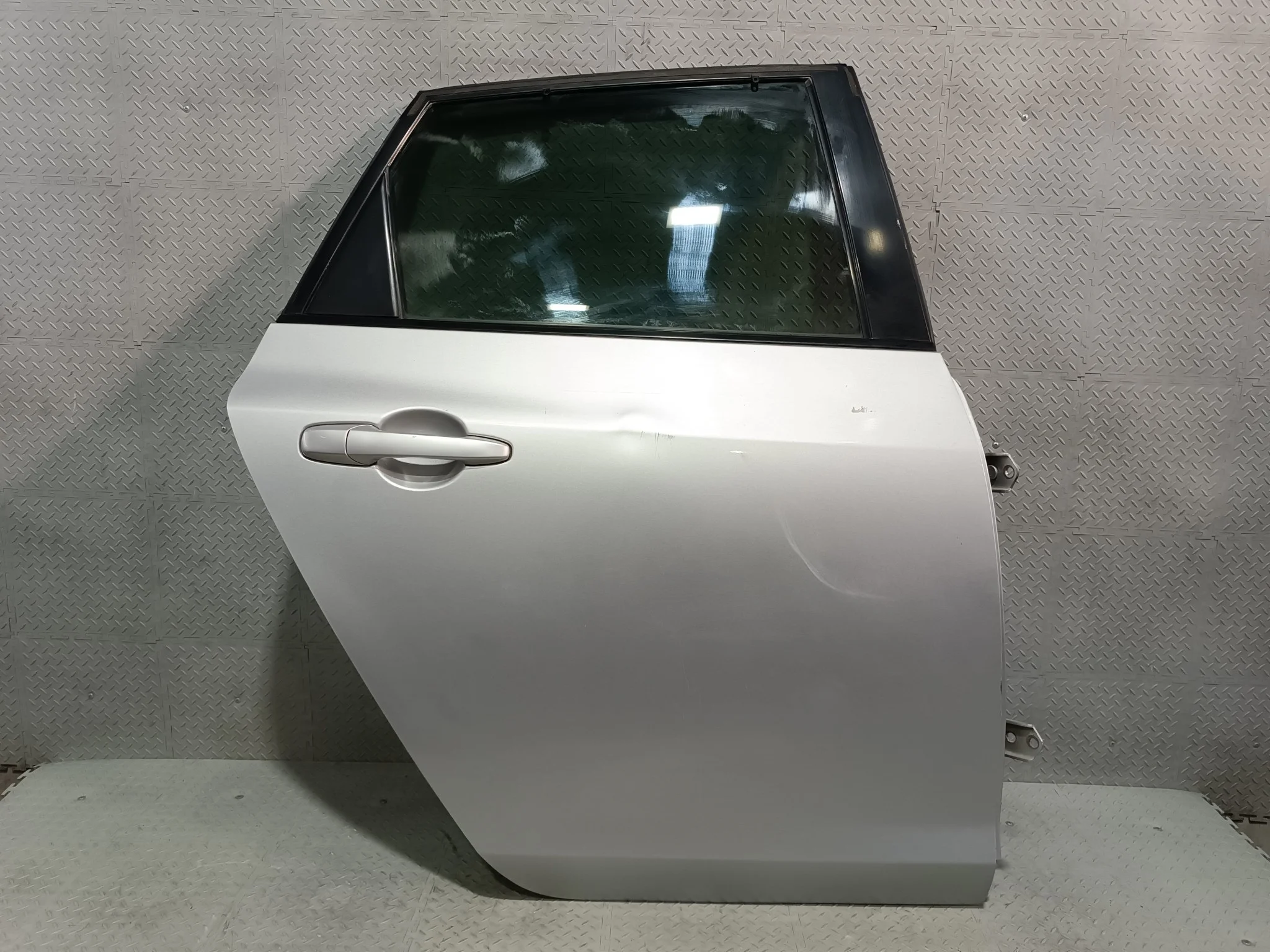 ДВЕРЬ MAZDA BPYK7302XA ЗАД ПРАВО серебро, 22V TE127