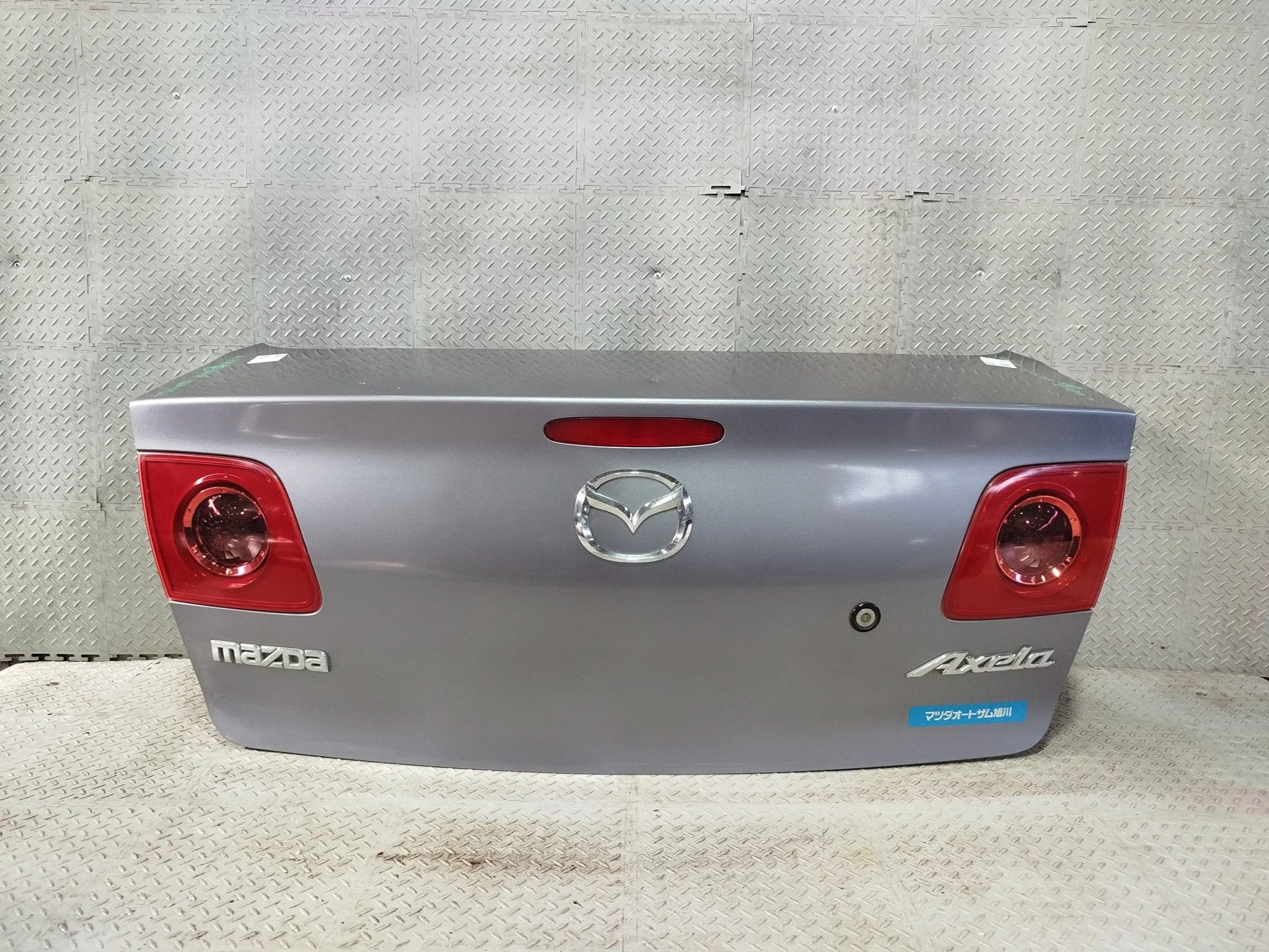 КРЫШКА БАГАЖНИКА MAZDA BNYV5261XA серый, 29Y XA6542