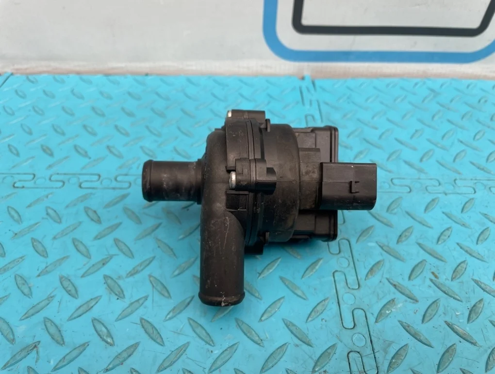 Насос водяной электрический Mercedes-Benz Ml-Class 2006 A2118350364 W164 642.940 3.0