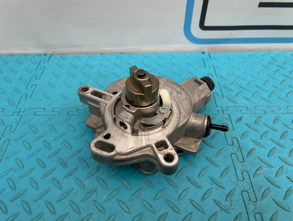 Насос вакуумный Volvo V60 2011 31422222 FW B4164T 1.6
