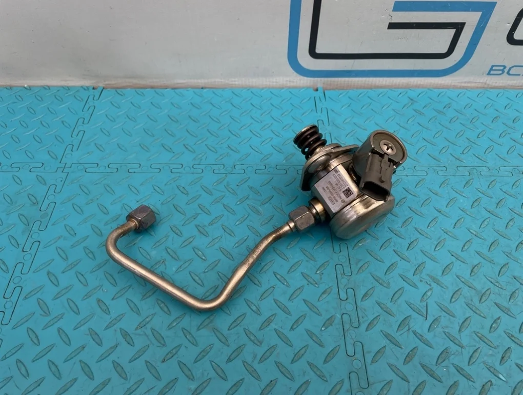 Насос топливный Volvo V60 2011 31359703 FW B4164T 1.6